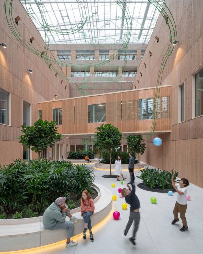 Children playing inside the Queen Silvia Children's Hospital in Gothenburg