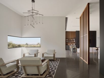 Living area within Arizona house by The Ranch Mine