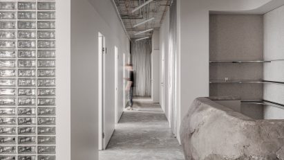 Laser Clinic Interiors in Ukraine by Anastasiia Tempynska