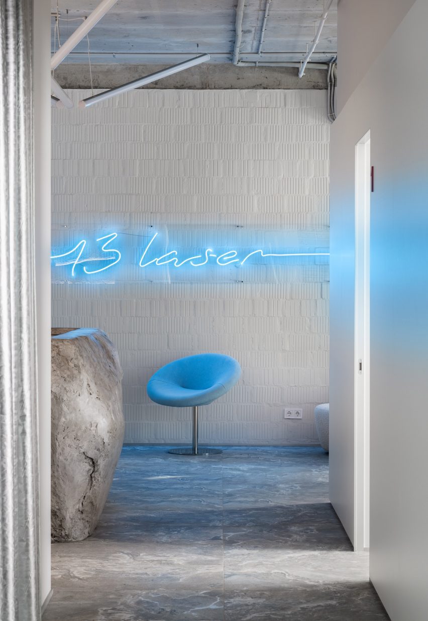 Laser Clinic Interiors in Ukraine by Anastasiia Tempynska