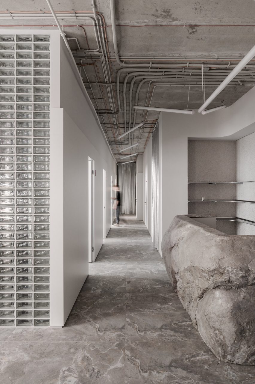 Laser Clinic Interiors in Ukraine by Anastasiia Tempynska