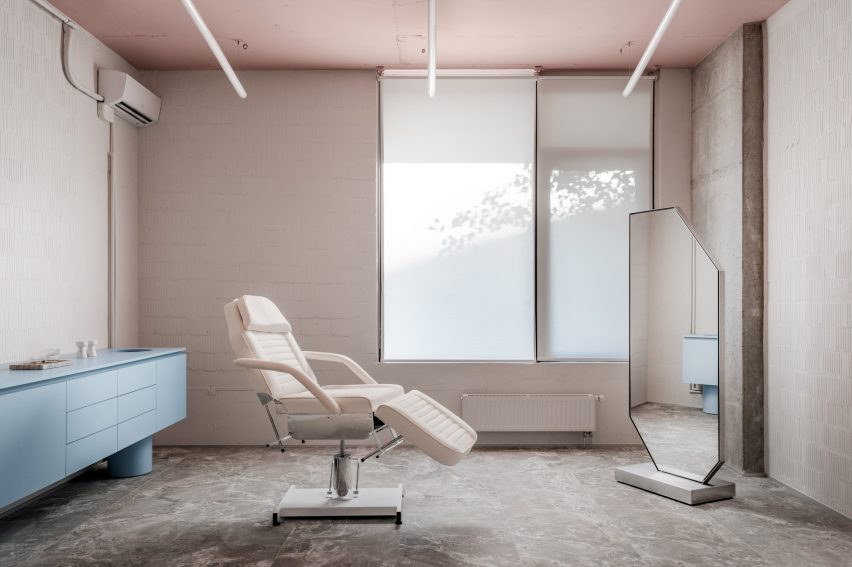 Laser Clinic Interiors in Ukraine by Anastasiia Tempynska