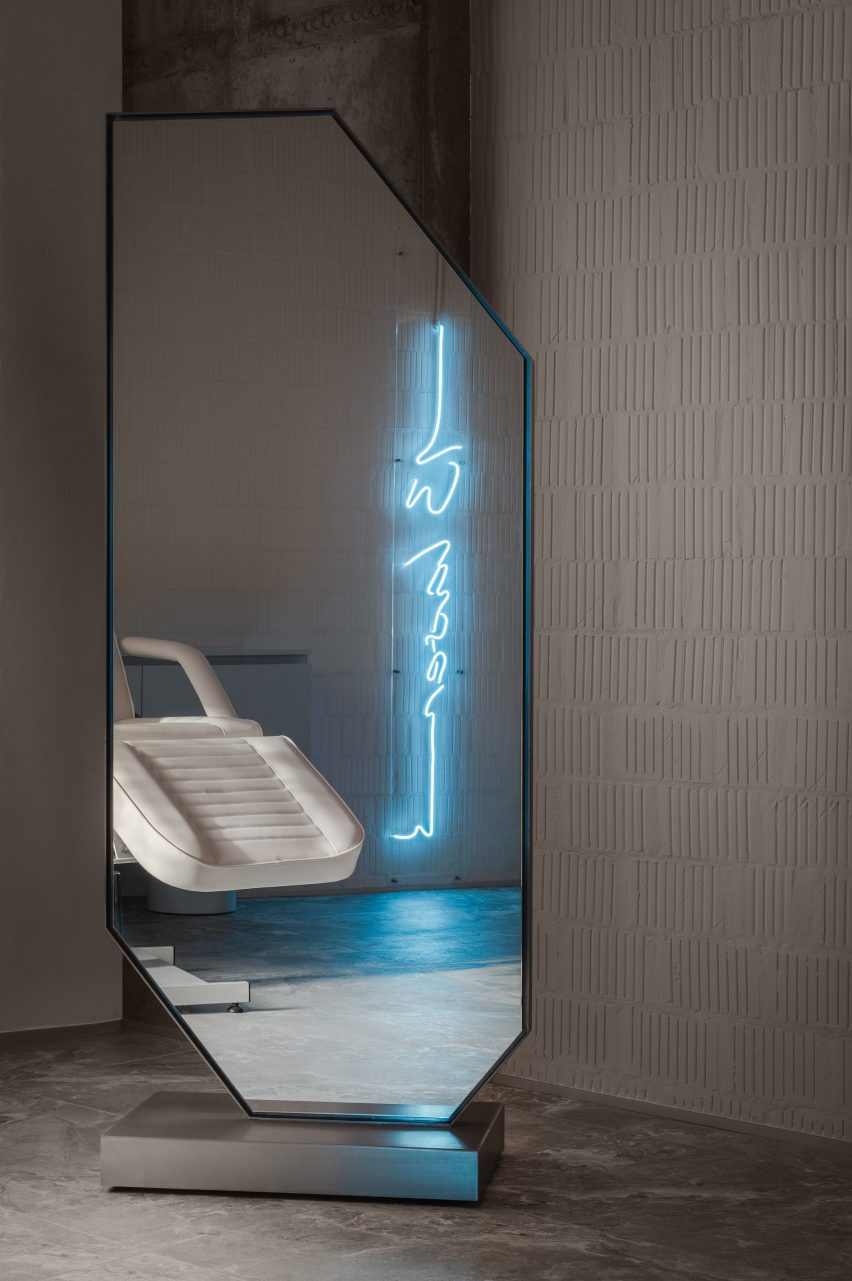 Laser Clinic Interiors in Ukraine by Anastasiia Tempynska