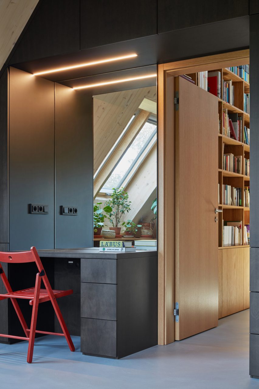 Hut-inspired House by Atelier Hajný