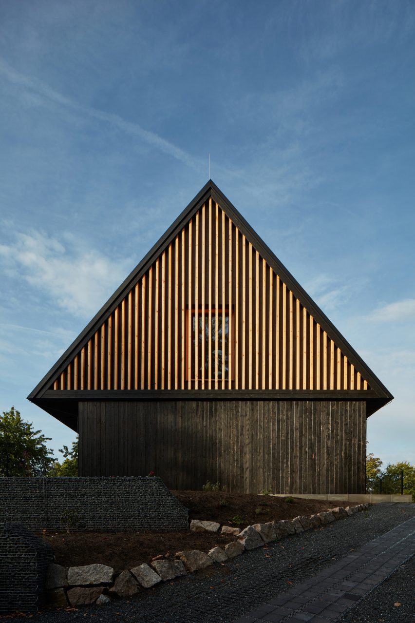 Hut-inspired House by Atelier Hajný