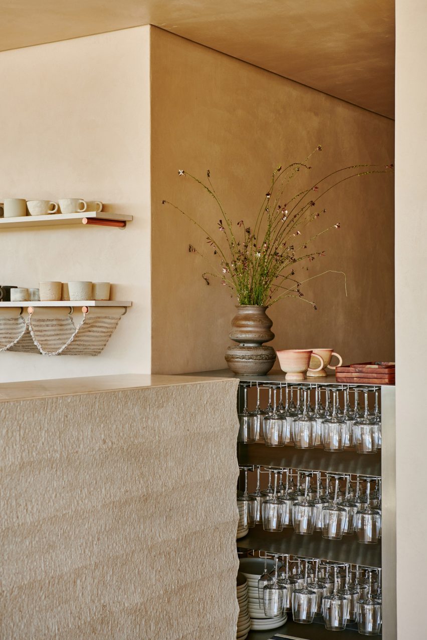 Austa by Studio Gameiro