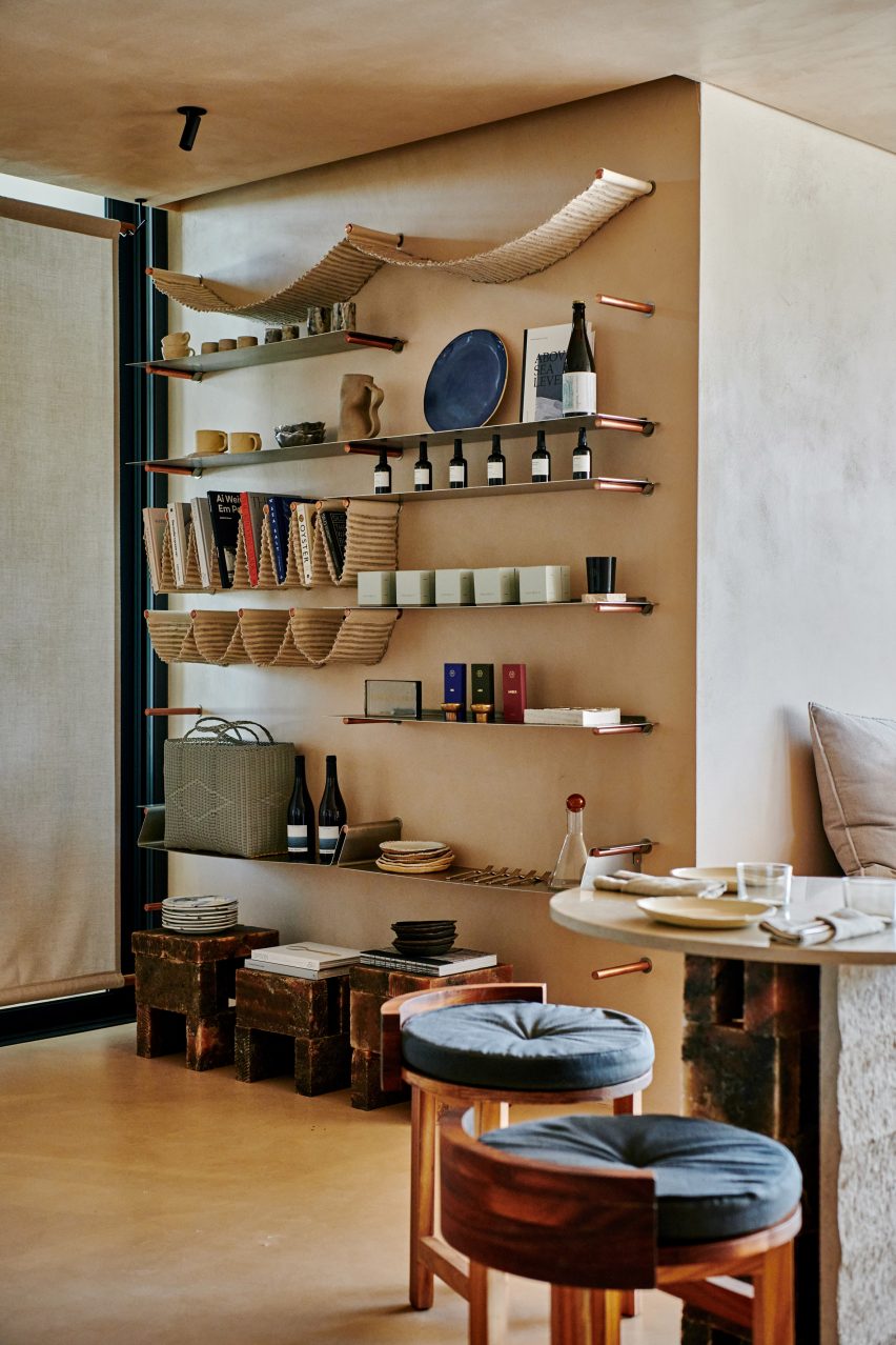 Austa by Studio Gameiro