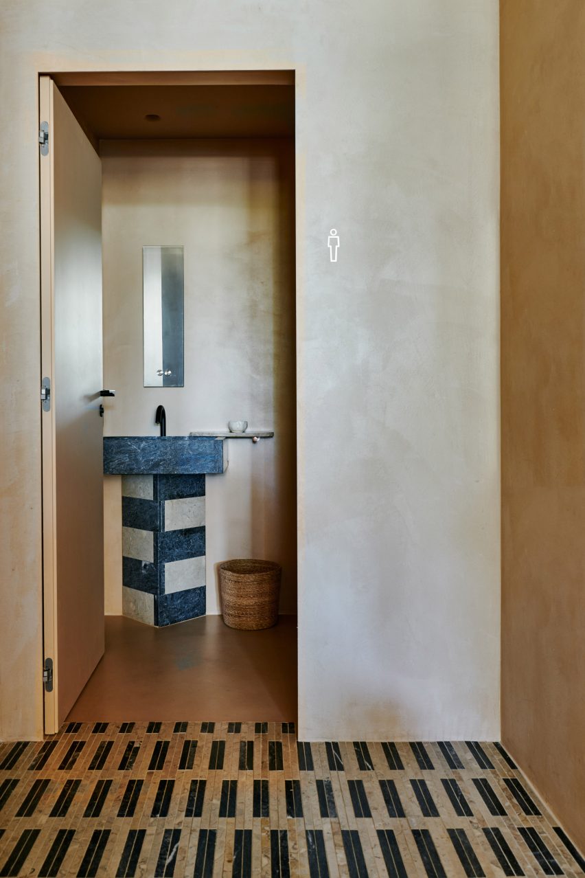 Austa by Studio Gameiro