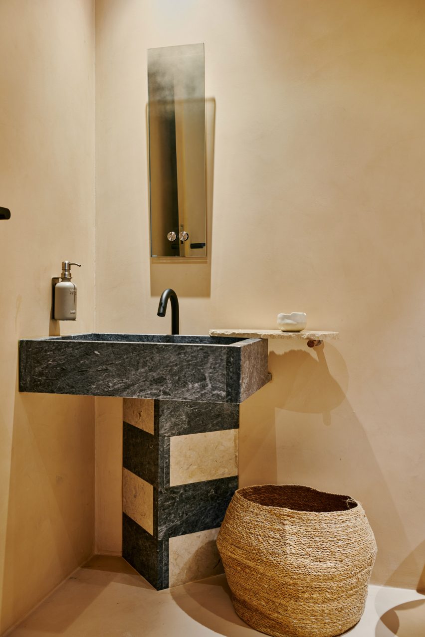 Austa by Studio Gameiro
