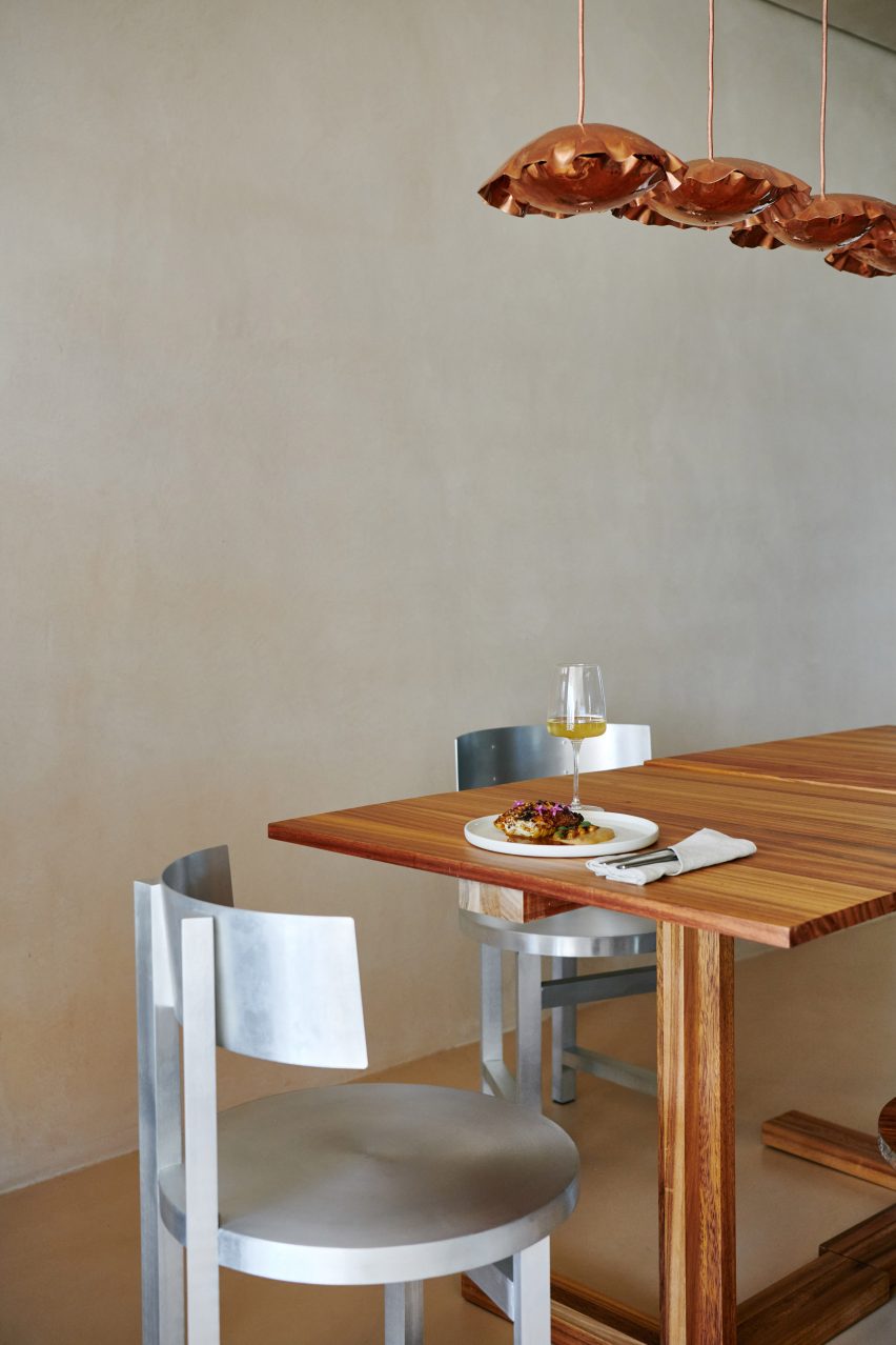 Austa by Studio Gameiro