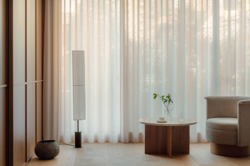 Azabu Hills Residence in Tokyo by Karimoku Case