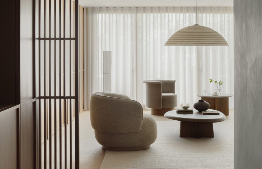 Azabu Hills Residence in Tokyo by Karimoku Case