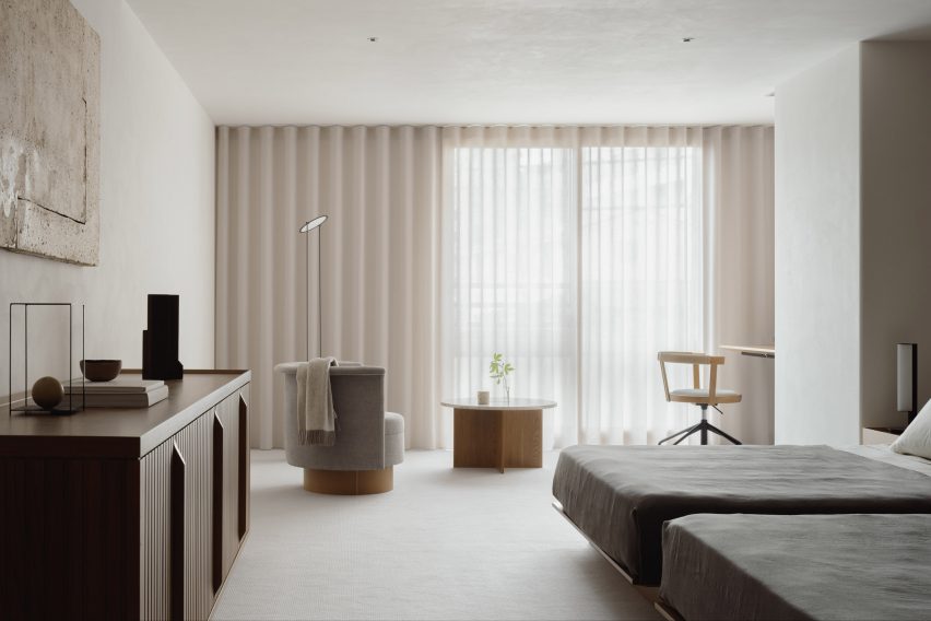 Azabu Hills Residence in Tokyo by Karimoku Case