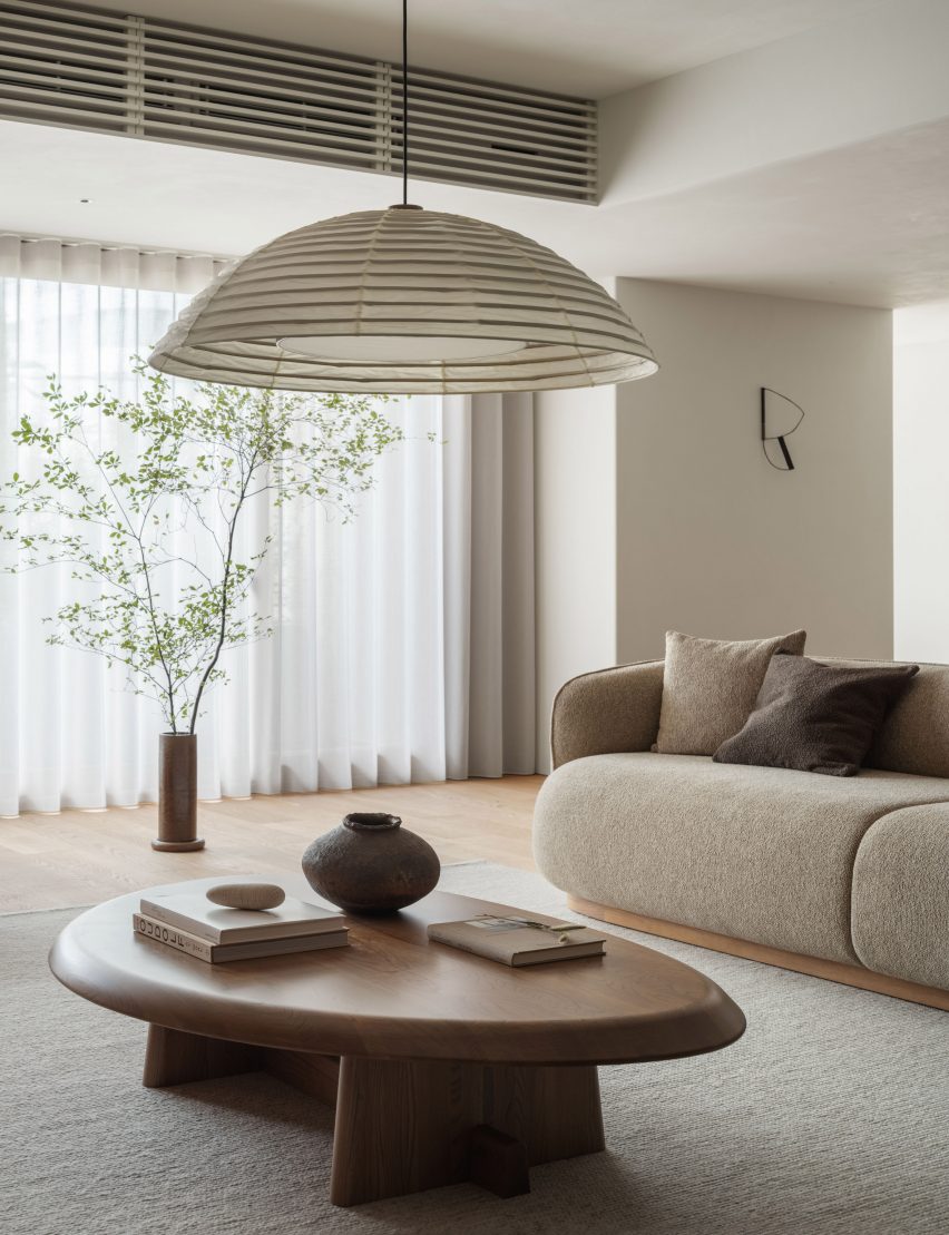 Azabu Hills Residence in Tokyo by Karimoku Case