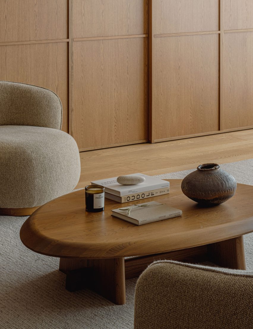 Azabu Hills Residence in Tokyo by Karimoku Case