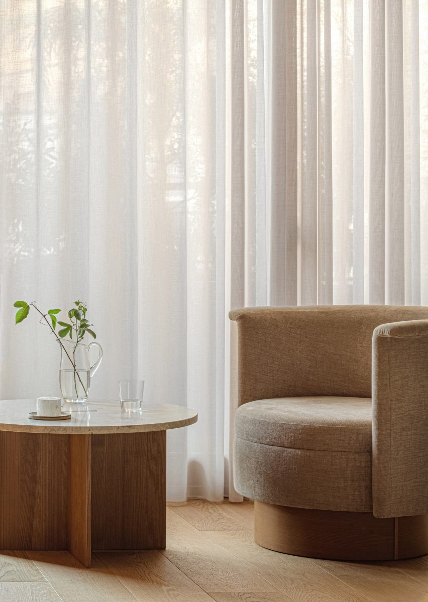 Azabu Hills Residence in Tokyo by Karimoku Case