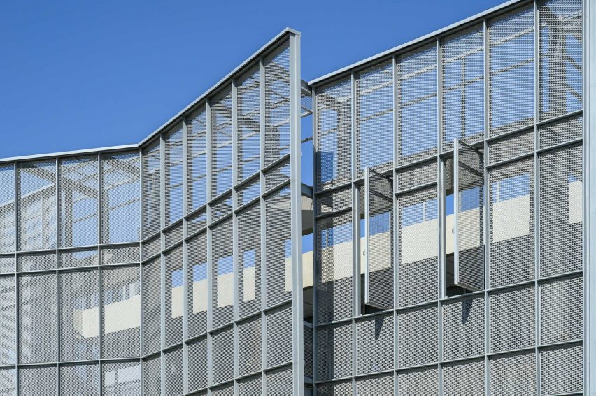 A close up of metal sun screen