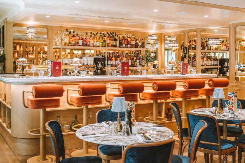 Interior of Brasserie des Pres restaurant in Paris by B3 Designers