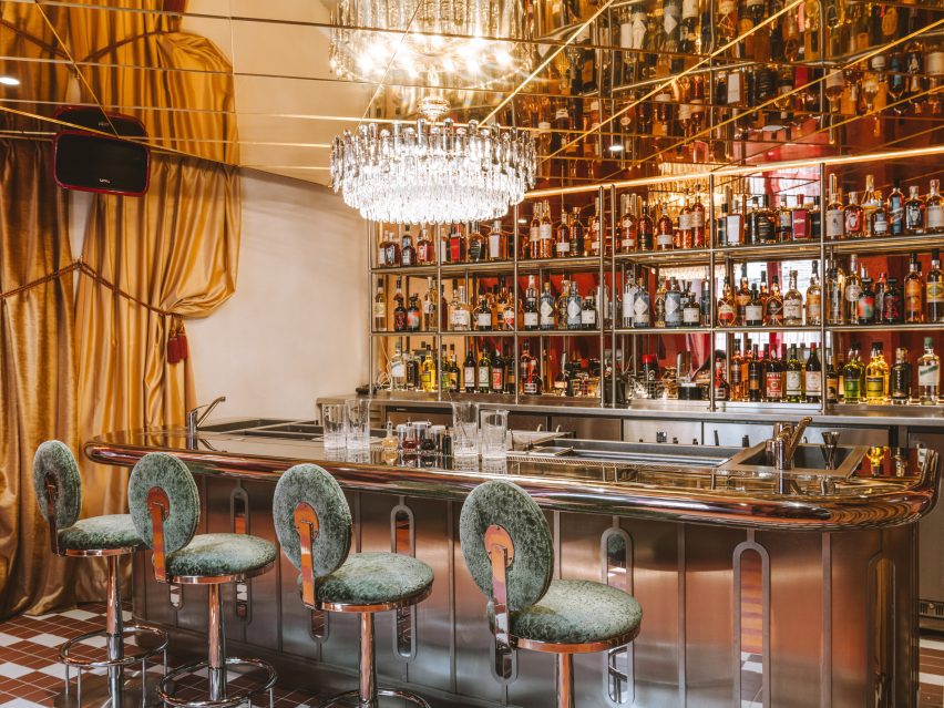 Interior of Brasserie des Pres restaurant in Paris by B3 Designers