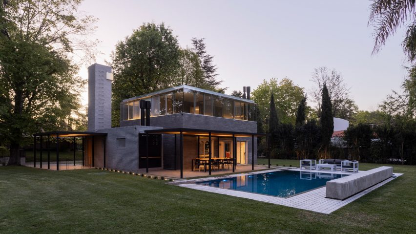 a house with a pool in argentina by daniel canda