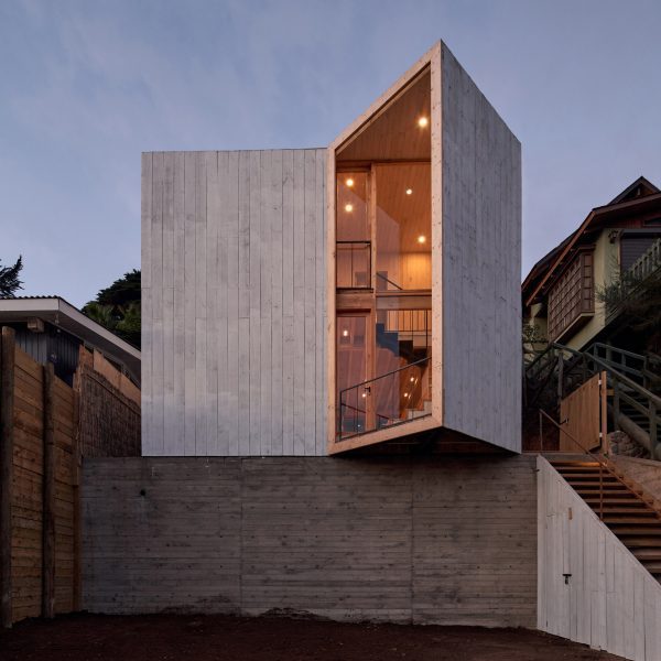Casa Lagunita in Santiago by Croxatto y Opazo Arquitectos
