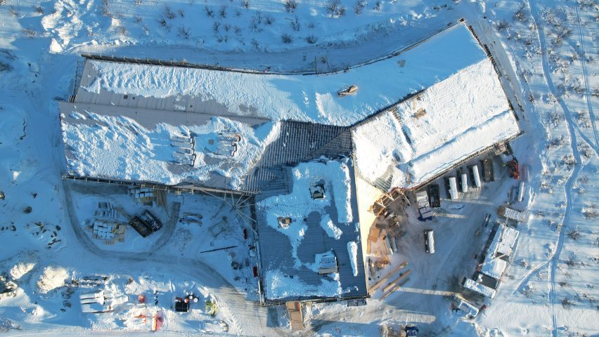 Aerial photo of Čoarvemátta by Snøhetta under construction
