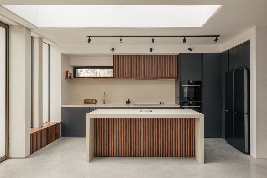 Colonnade by Will Gamble Architects in Croydon, London
