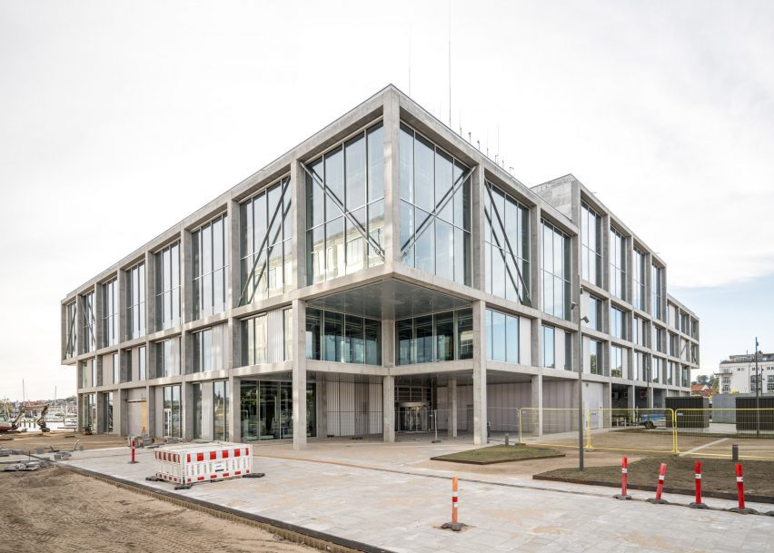 Concrete maritime academy in Denmark by EFFEKT and CF Moller Architects