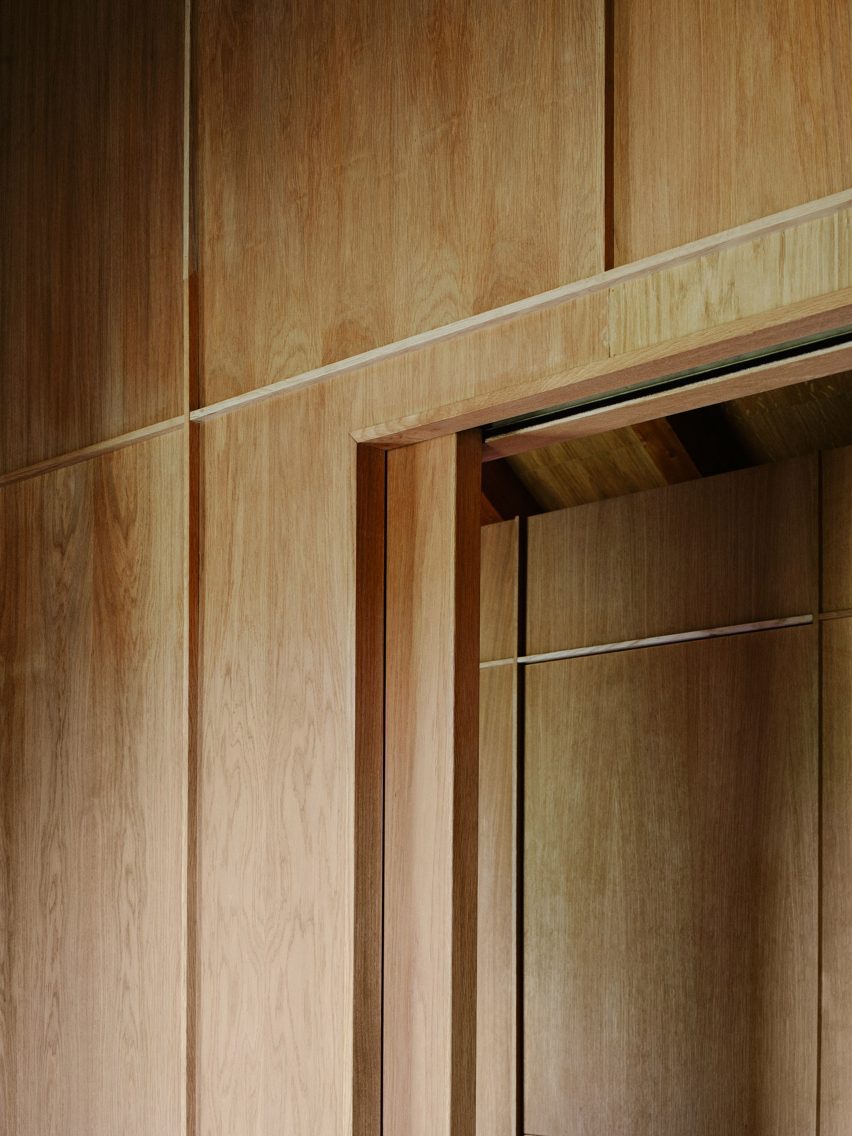Wall with wood panelling