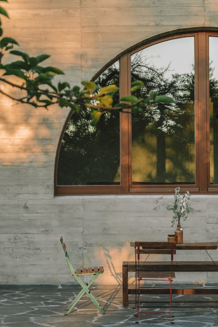 Concrete facade of Duplex by Atelier ST