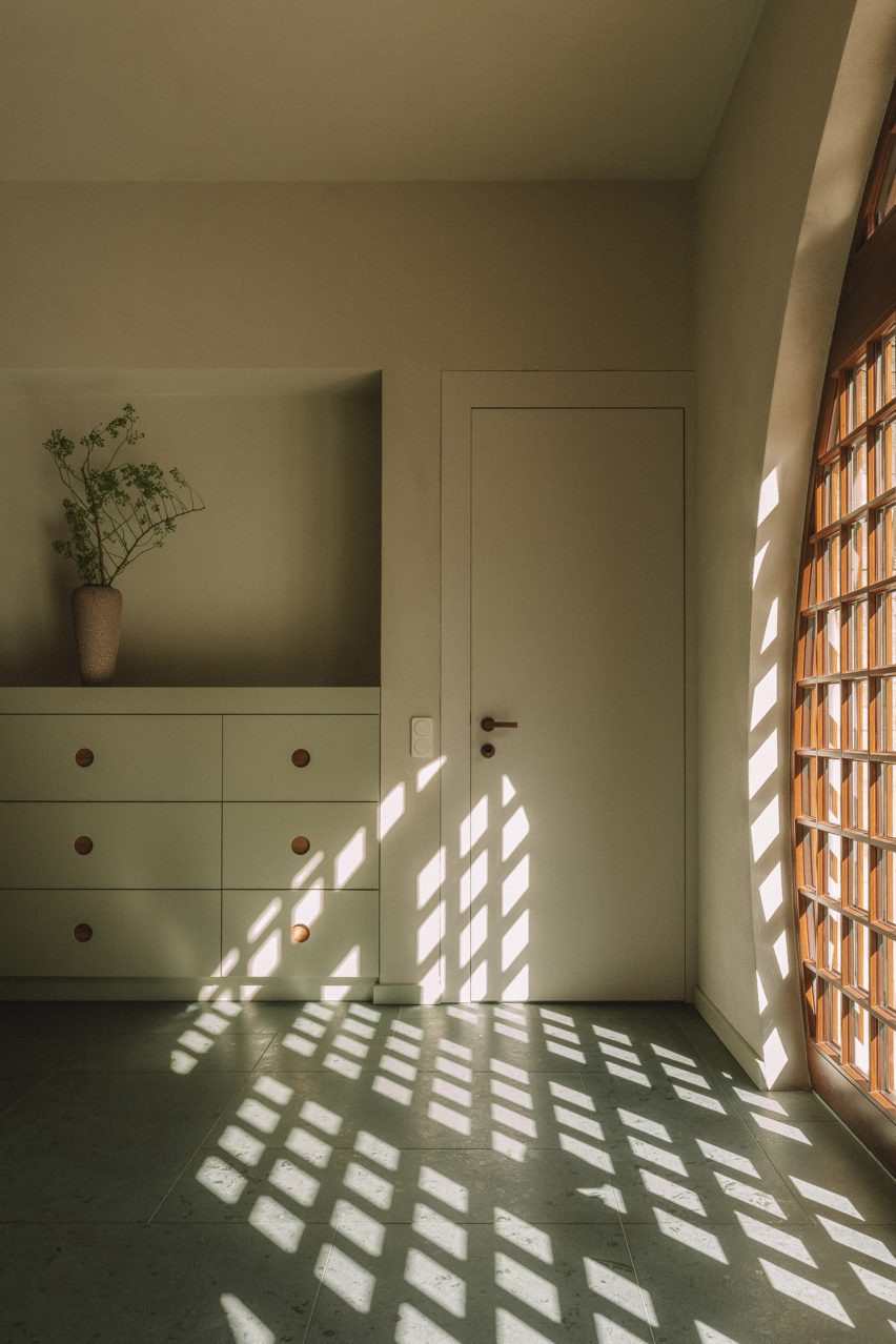 Entrance to Duplex by Atelier ST