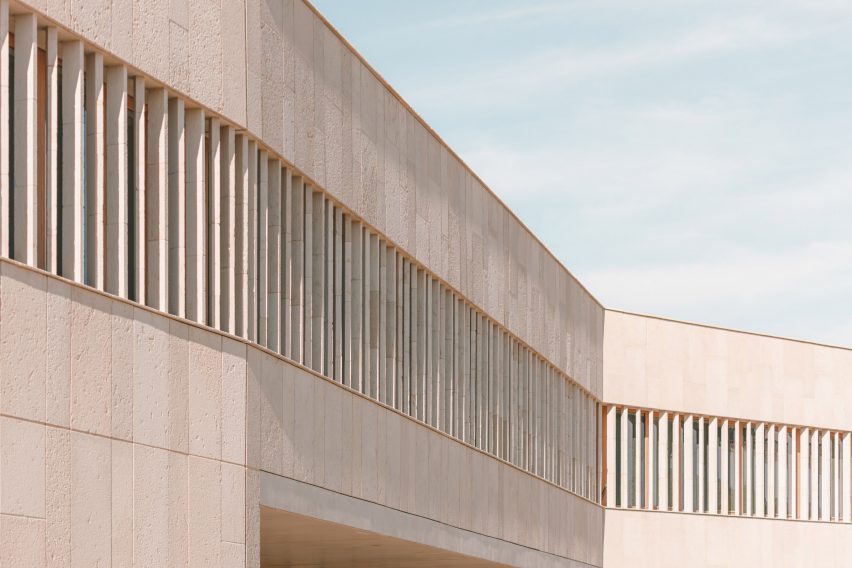 Auguste Benedict School in Cabriès by Amelia Tavella Architectes