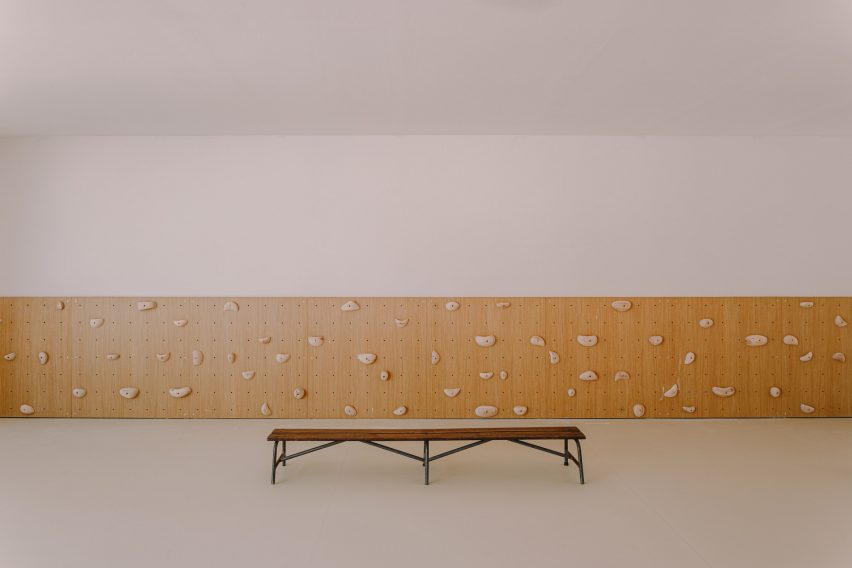 Auguste Benedict School in Cabriès by Amelia Tavella Architectes