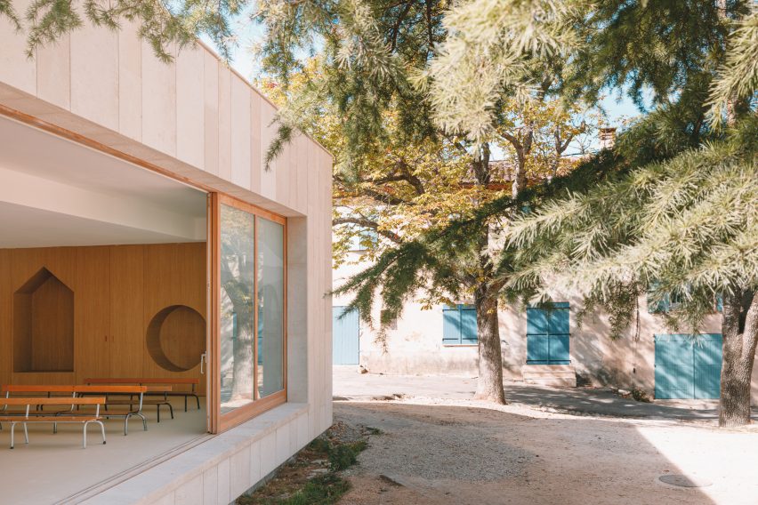 Auguste Benedict School in Cabriès by Amelia Tavella Architectes