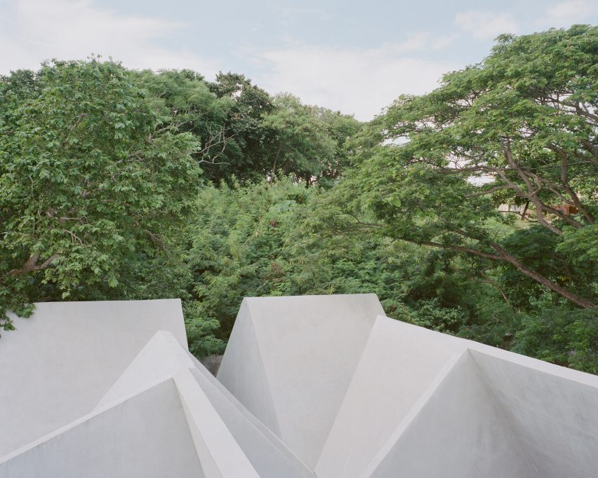 Roof of FR House in the Philippines by CAZA