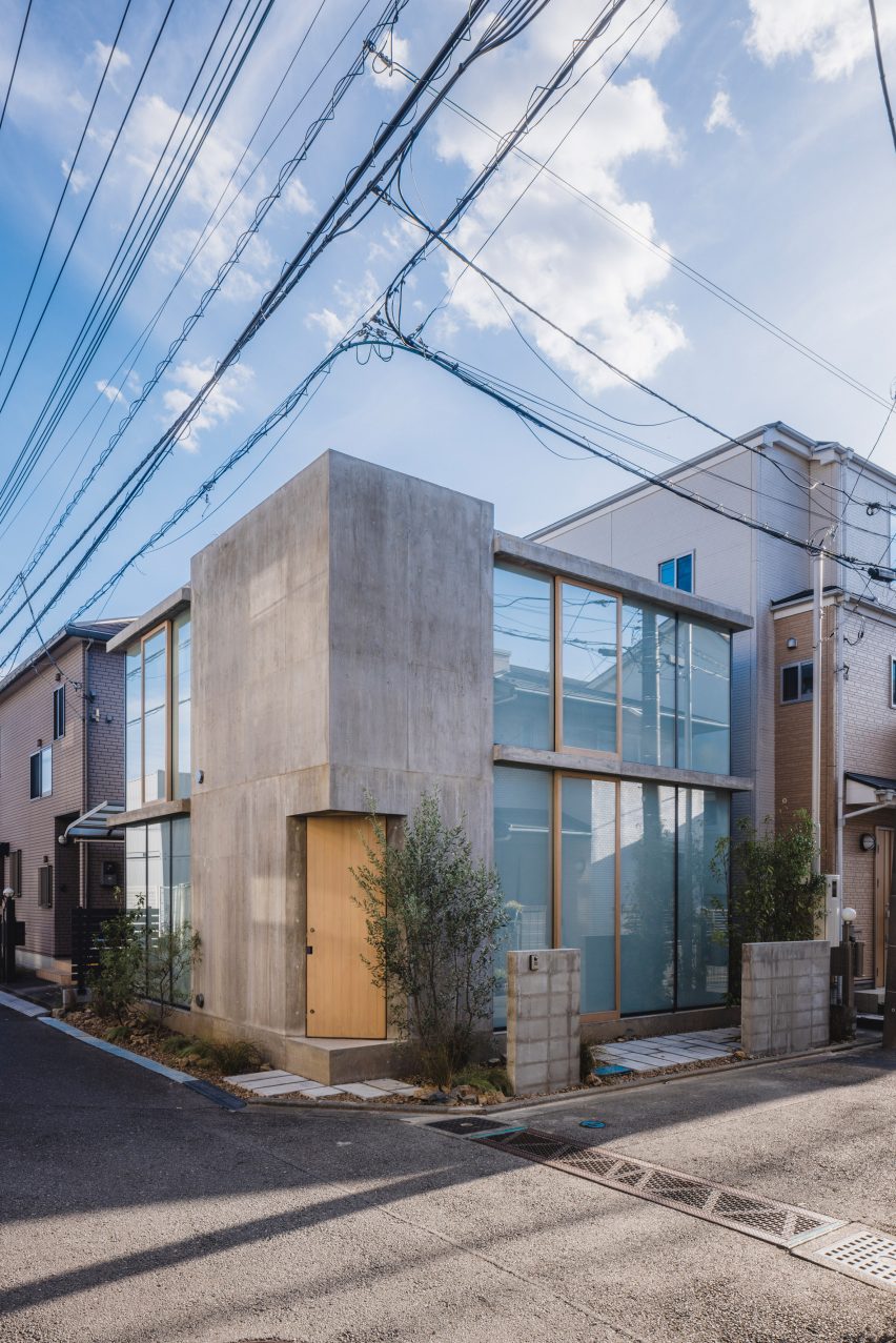 Check patterned house in Japan by IGArchitects