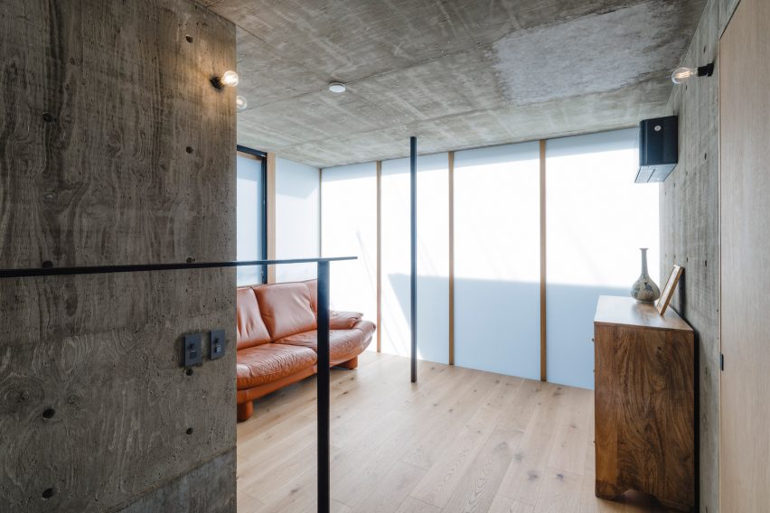 Check patterned house in Japan by IGArchitects