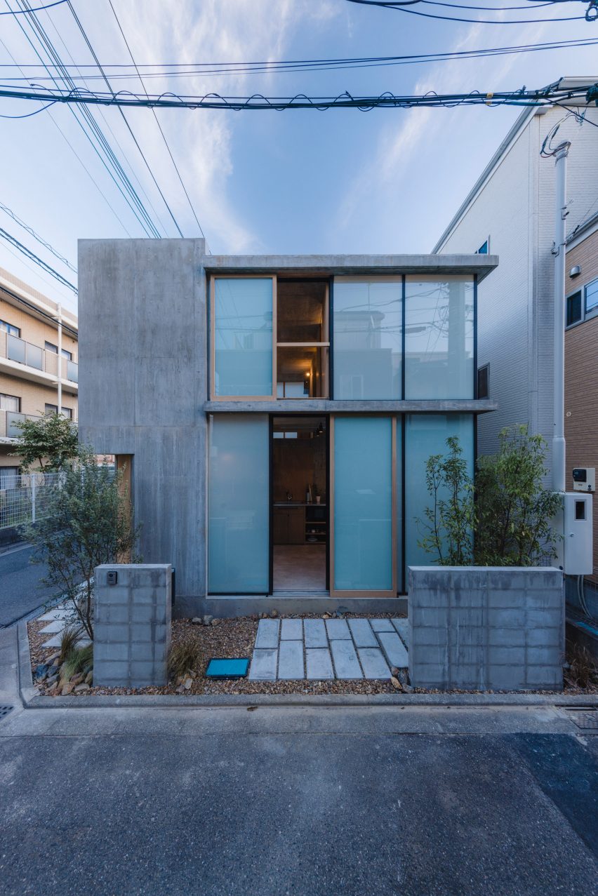 Check patterned house in Japan by IGArchitects