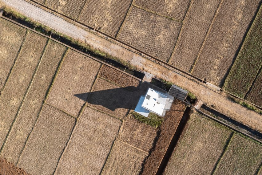 Concrete Pavilion by Lin Architecture in rural China