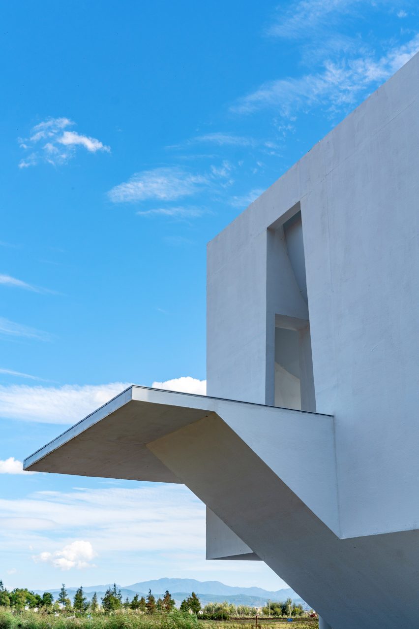 Concrete Pavilion by Lin Architecture in rural China