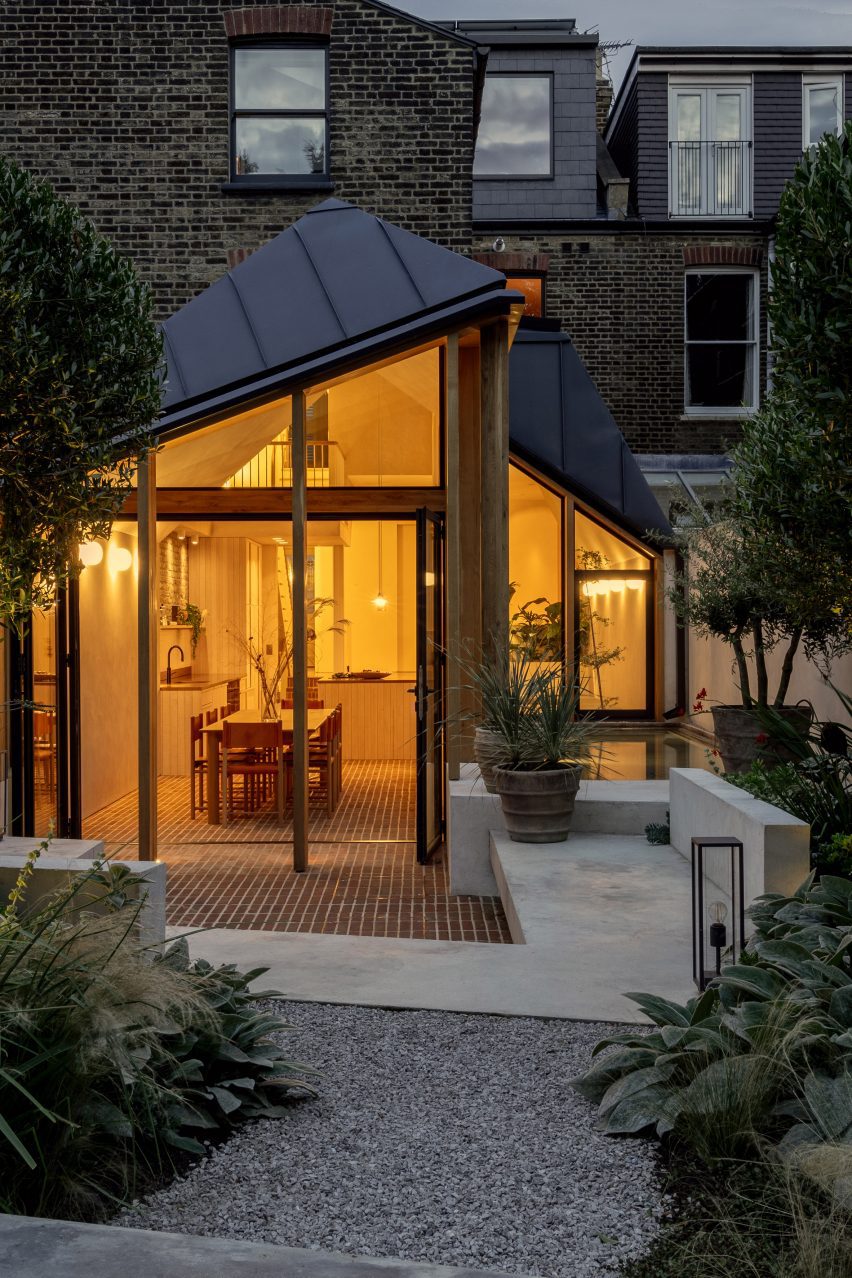 London house extension by Merrett Houmøller Architects and All & Nxthing