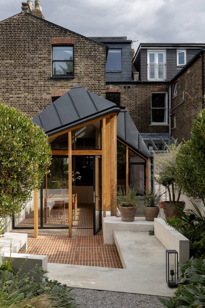 London house extension by Merrett Houmøller Architects and All & Nxthing