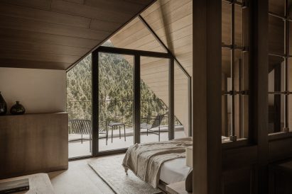Attic bedroom at Manna
