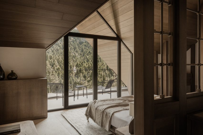 Attic bedroom at Manna