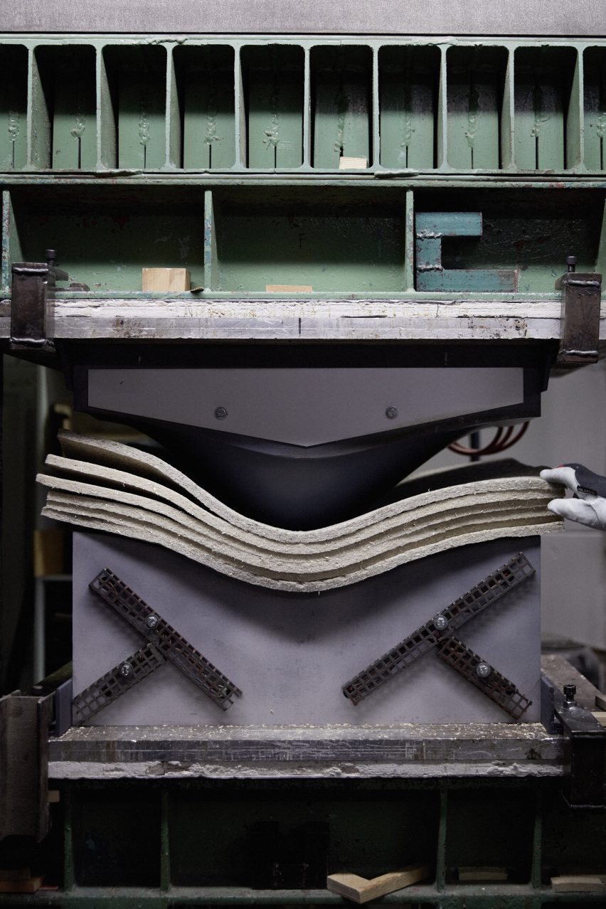 Compression machine