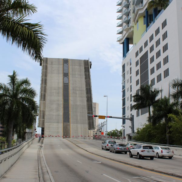 Miami bridge bascule