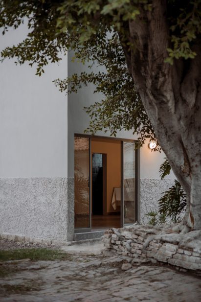 Cube-like structure by Moises Sanchez