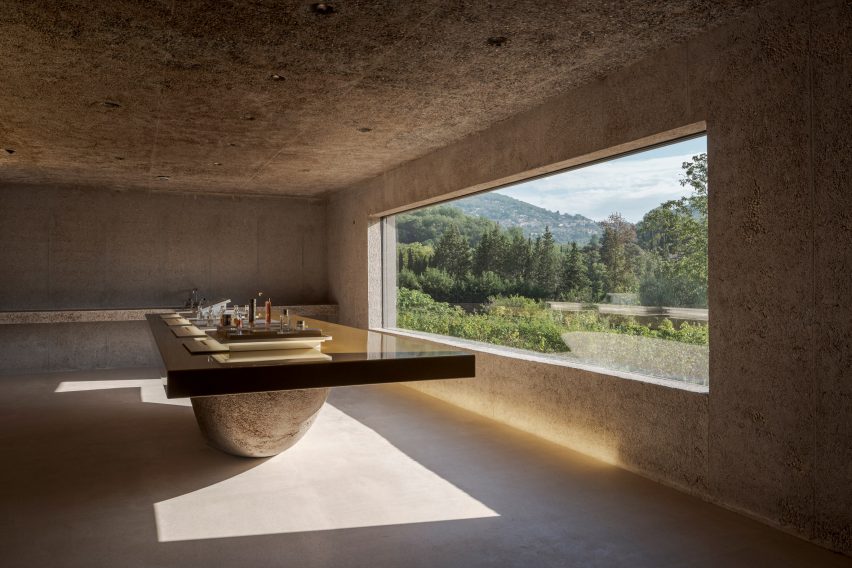 Interior of a Lancôme perfume display by Nem Architectes