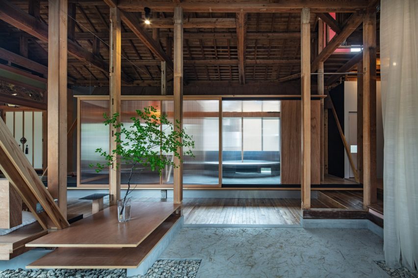 House in Toyama by NYAWA
