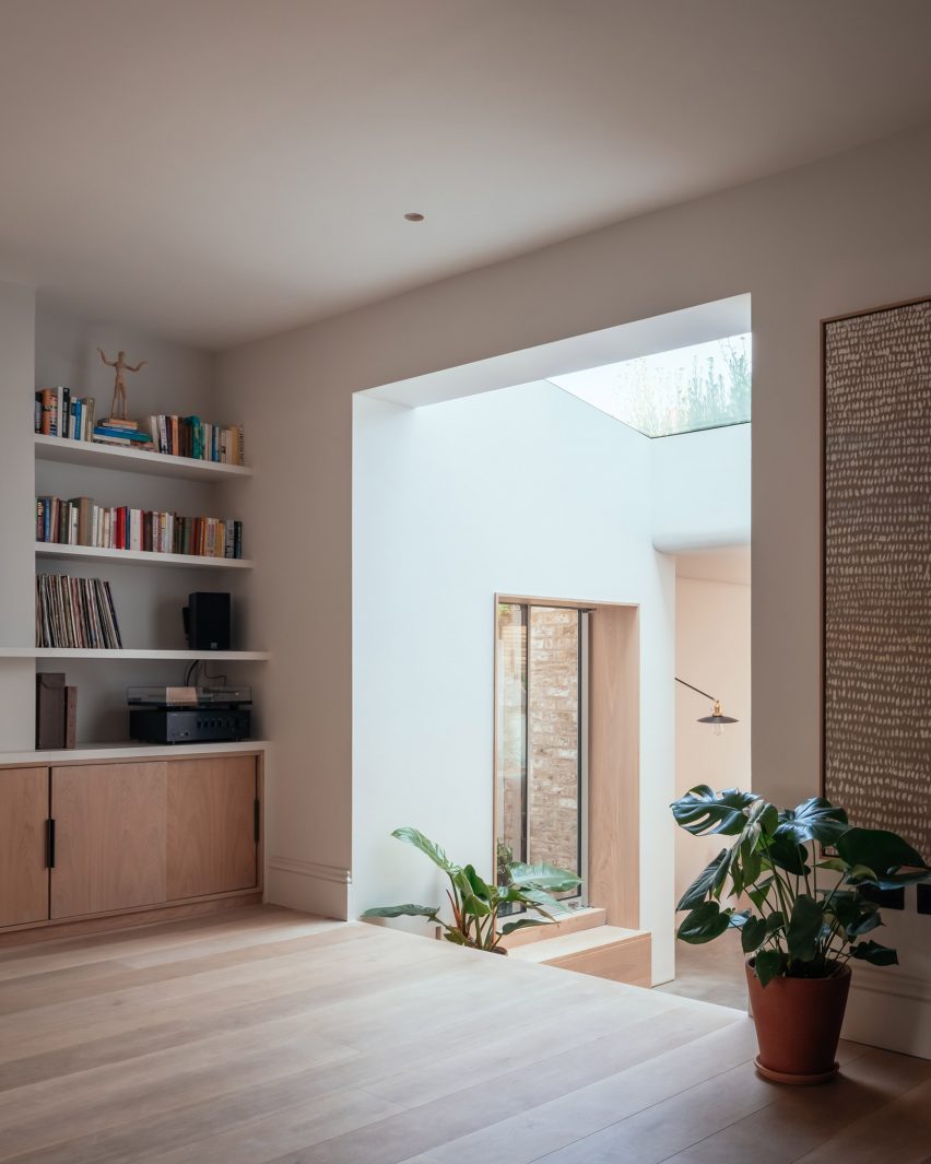 London home extension by Oliver Leech Architects